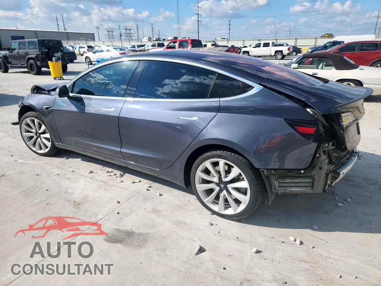 TESLA MODEL 3 2018 - 5YJ3E1EAXJF012097