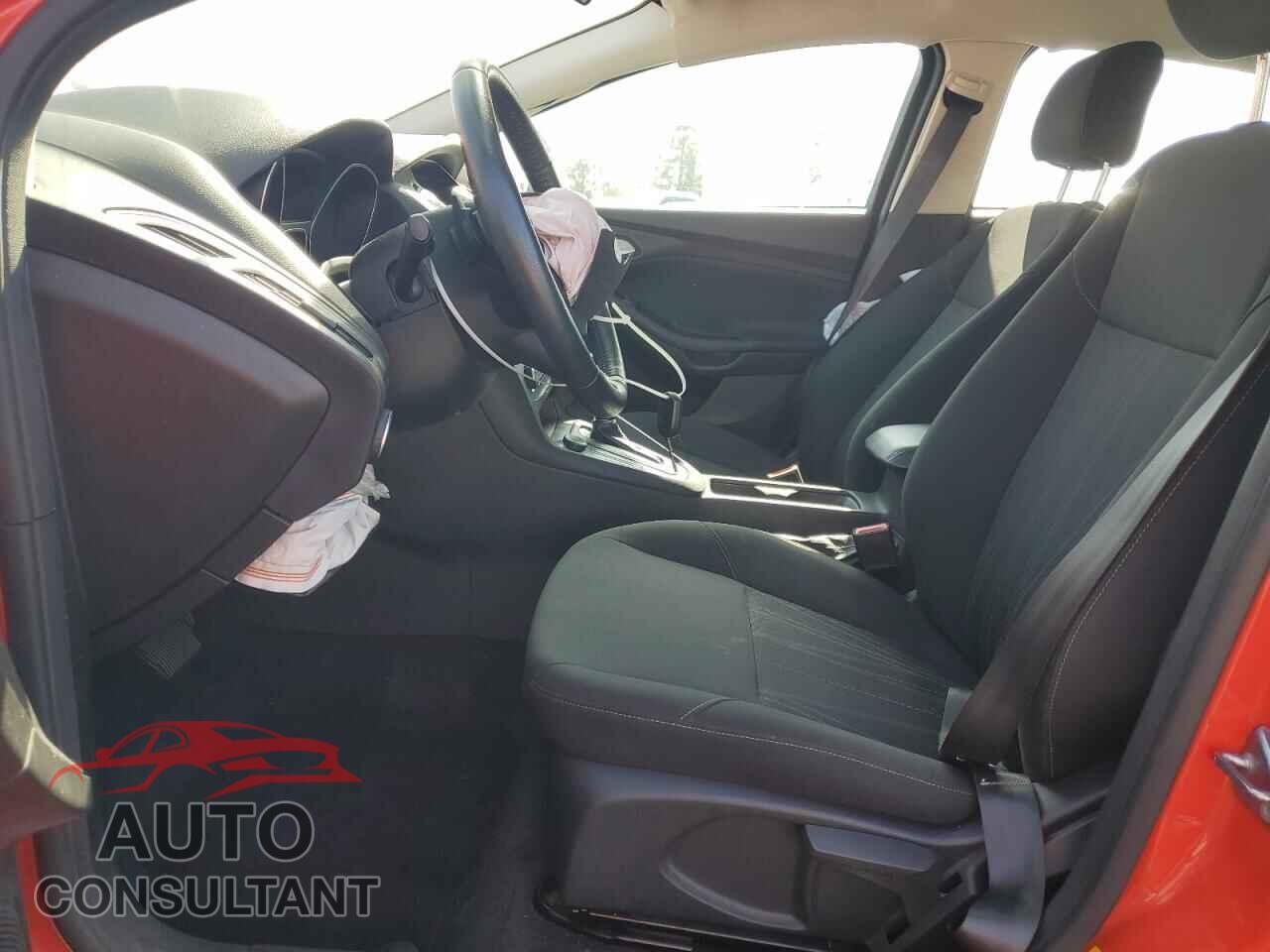 FORD FOCUS 2015 - 1FADP3K28FL261791
