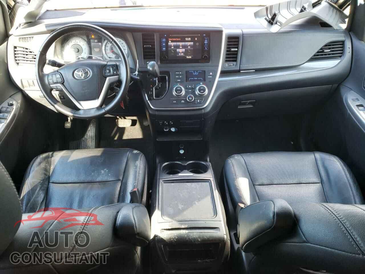 TOYOTA SIENNA 2017 - 5TDXZ3DC5HS790401