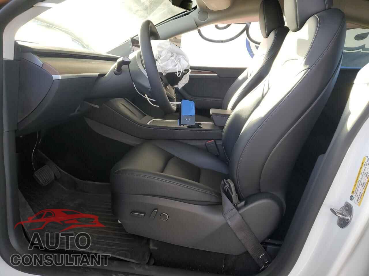 TESLA MODEL Y 2024 - 7SAYGDED3RF111452