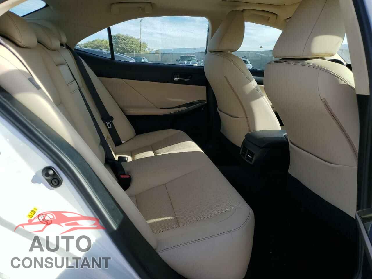 LEXUS IS 2016 - JTHBA1D22G5037134