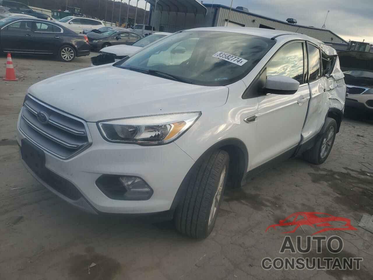 FORD ESCAPE 2017 - 1FMCU9GD8HUD43282