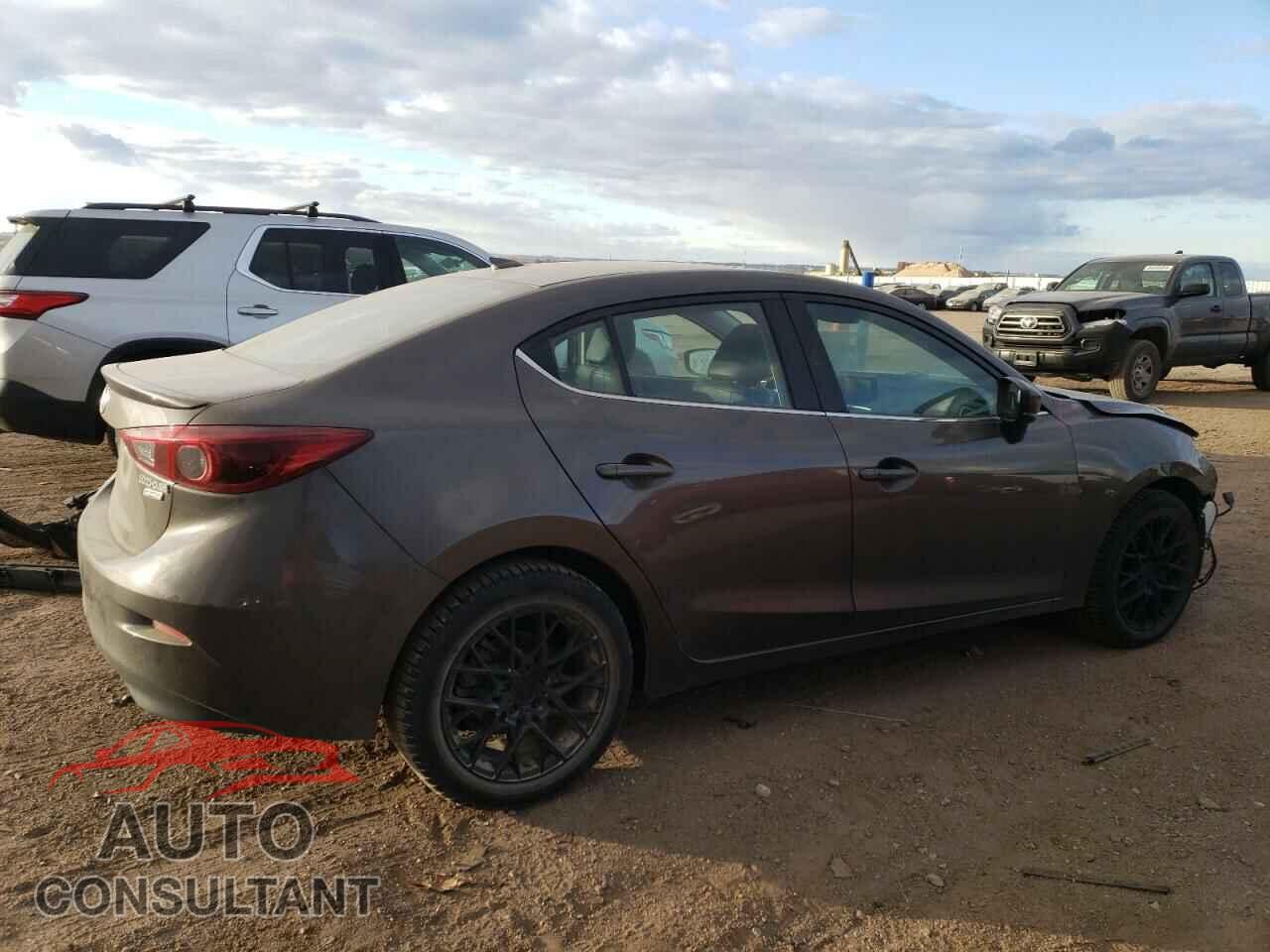 MAZDA 3 2018 - 3MZBN1W31JM160661