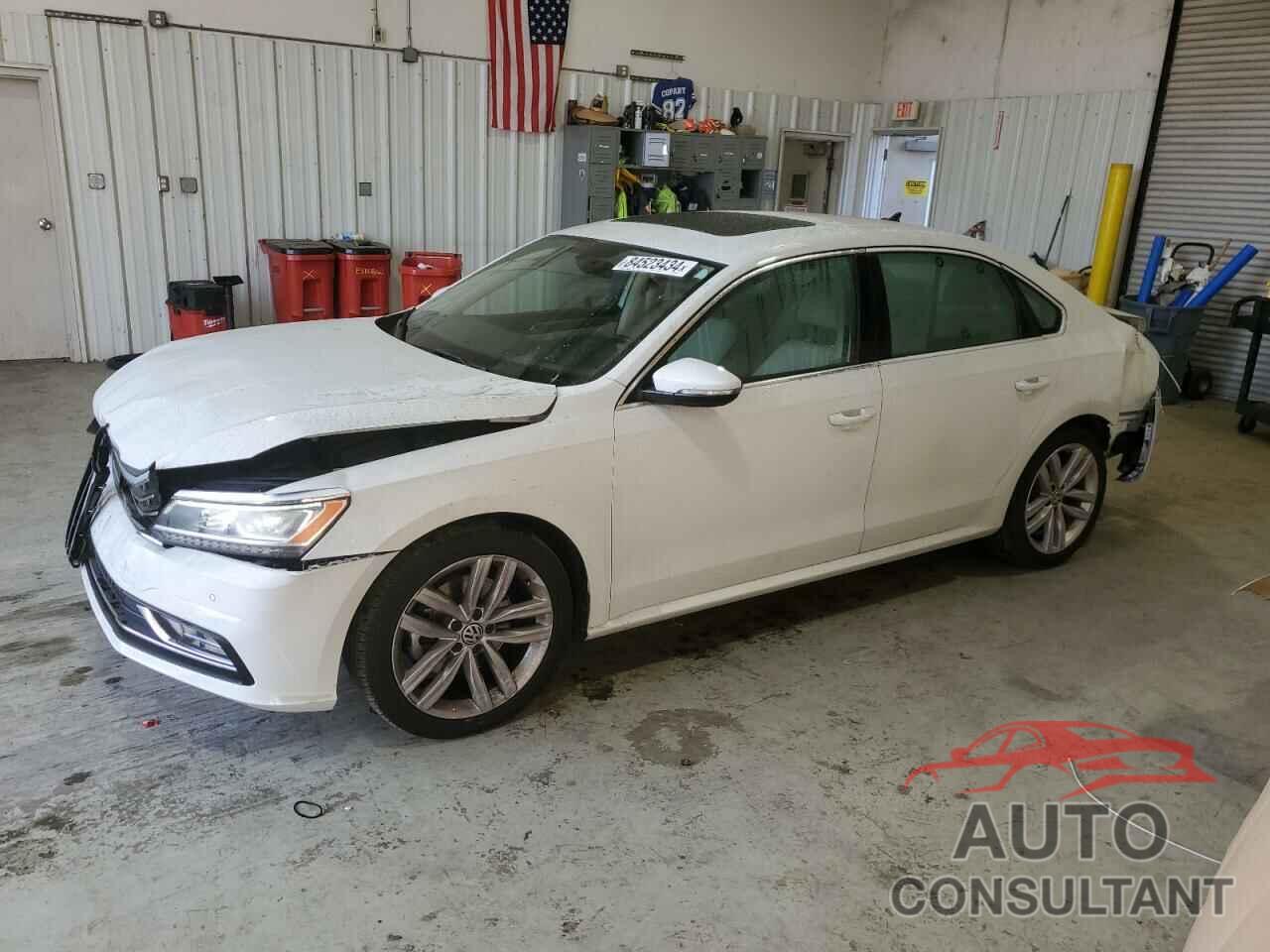 VOLKSWAGEN PASSAT 2018 - 1VWBA7A30JC043662