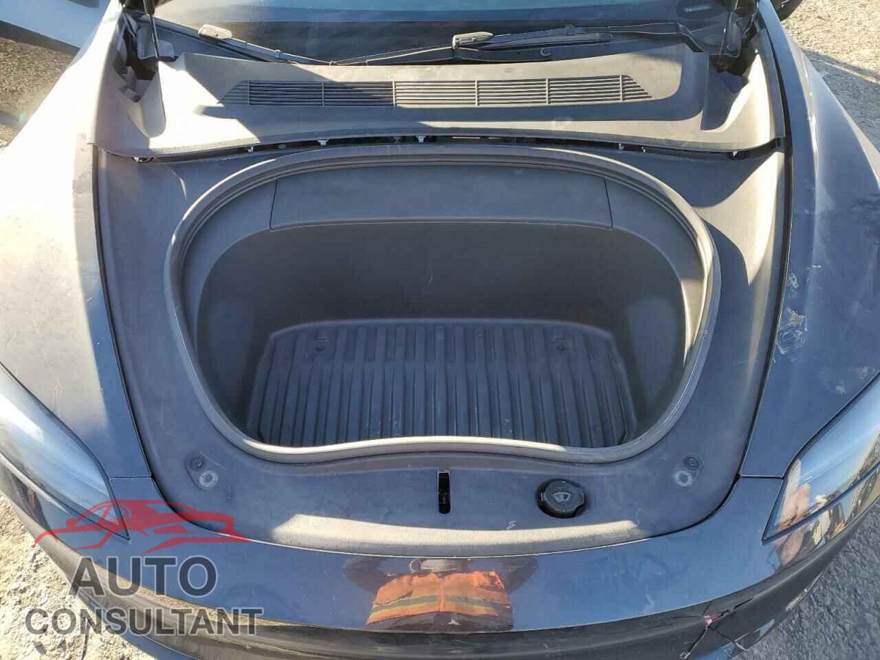 TESLA MODEL 3 2024 - 5YJ3E1EA9RF785297