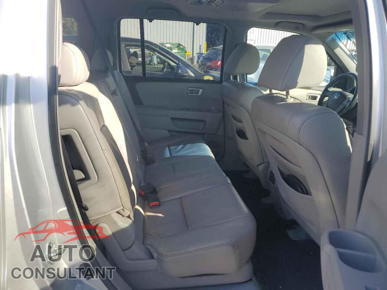 HONDA PILOT 2009 - 5FNYF48929B003394