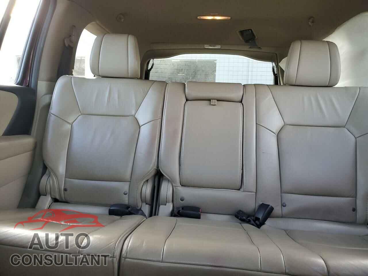 HONDA PILOT 2015 - 5FNYF4H56FB059590