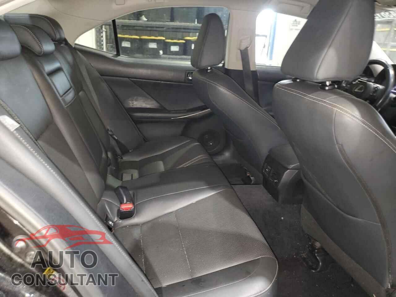LEXUS IS 2014 - JTHBE1D27E5000646