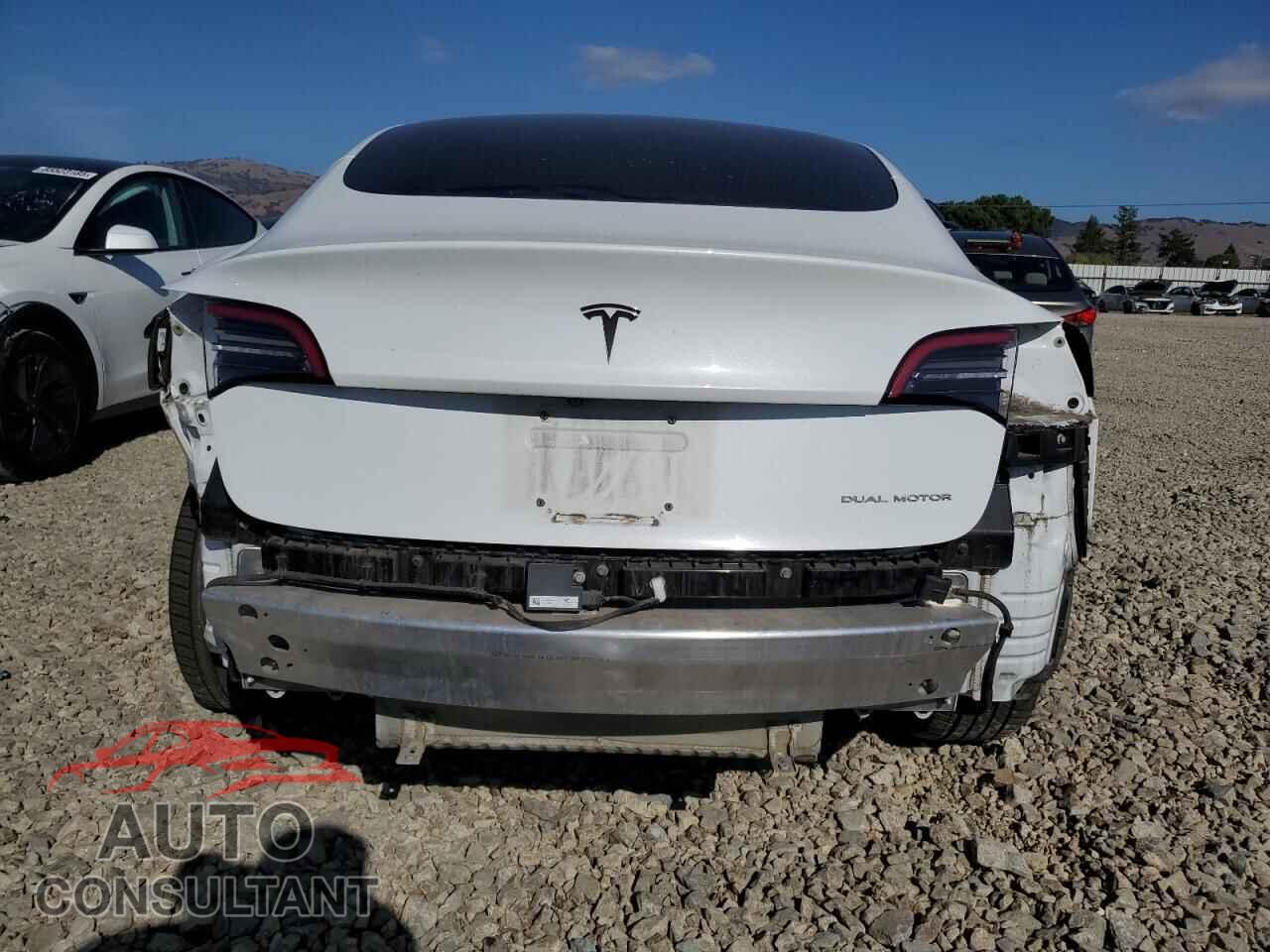 TESLA MODEL 3 2018 - 5YJ3E1EB4JF093882
