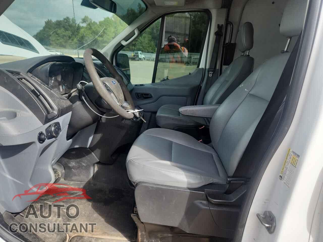 FORD TRANSIT 2018 - 1FTYR2CM1JKB54290