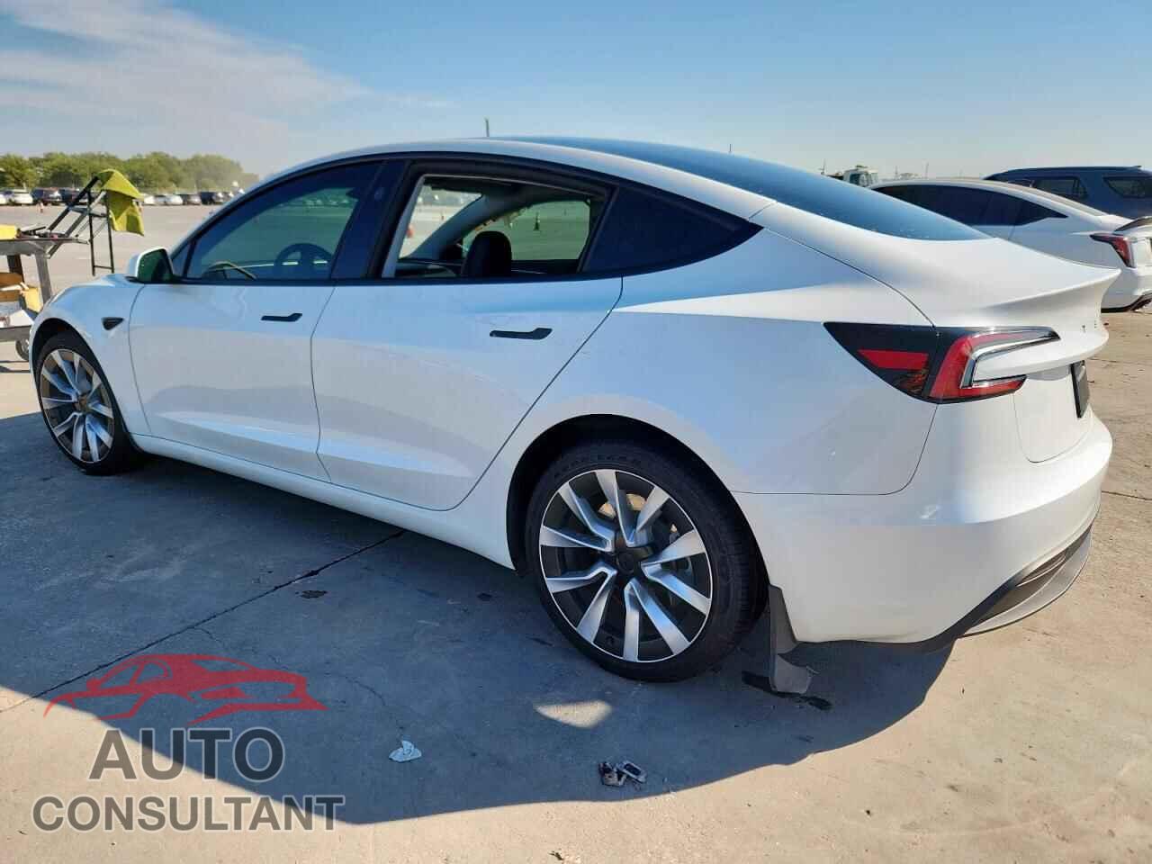 TESLA MODEL 3 2024 - 5YJ3E1EA2RF853911