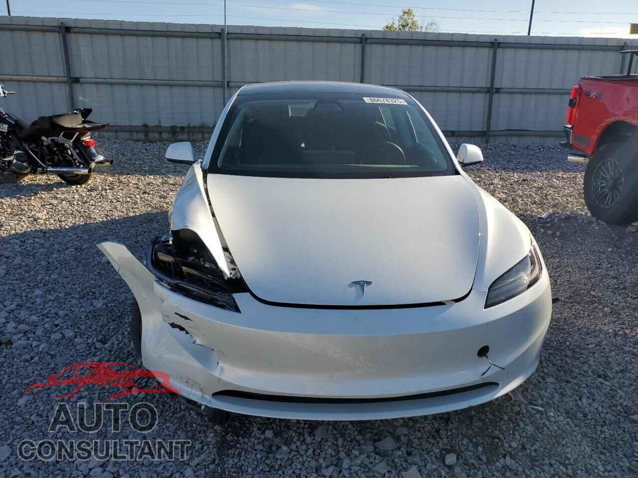 TESLA MODEL 3 2024 - 5YJ3E1EB5RF758543