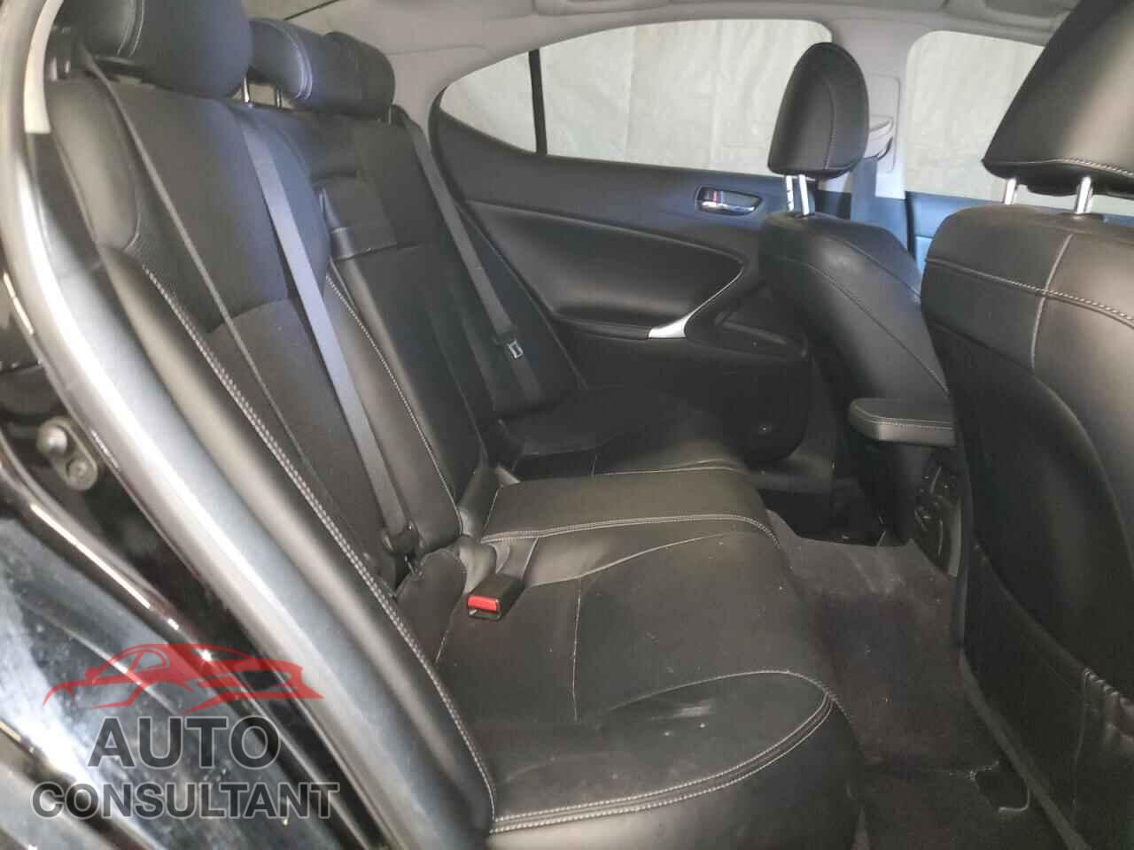 LEXUS IS 2012 - JTHCF5C2XC5060153