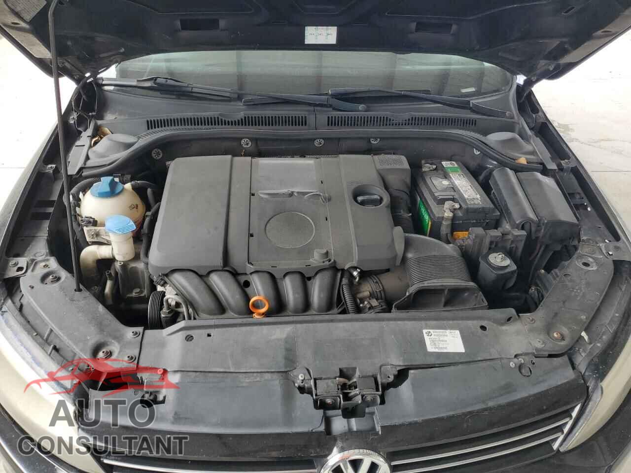 VOLKSWAGEN JETTA 2013 - 3VWDP7AJ2DM403815