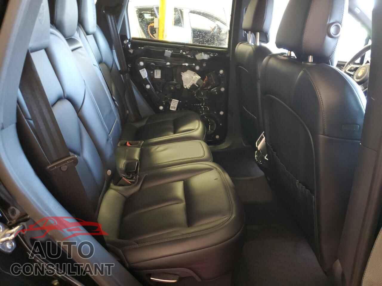 PORSCHE CAYENNE 2018 - WP1AA2A2XJKA00833