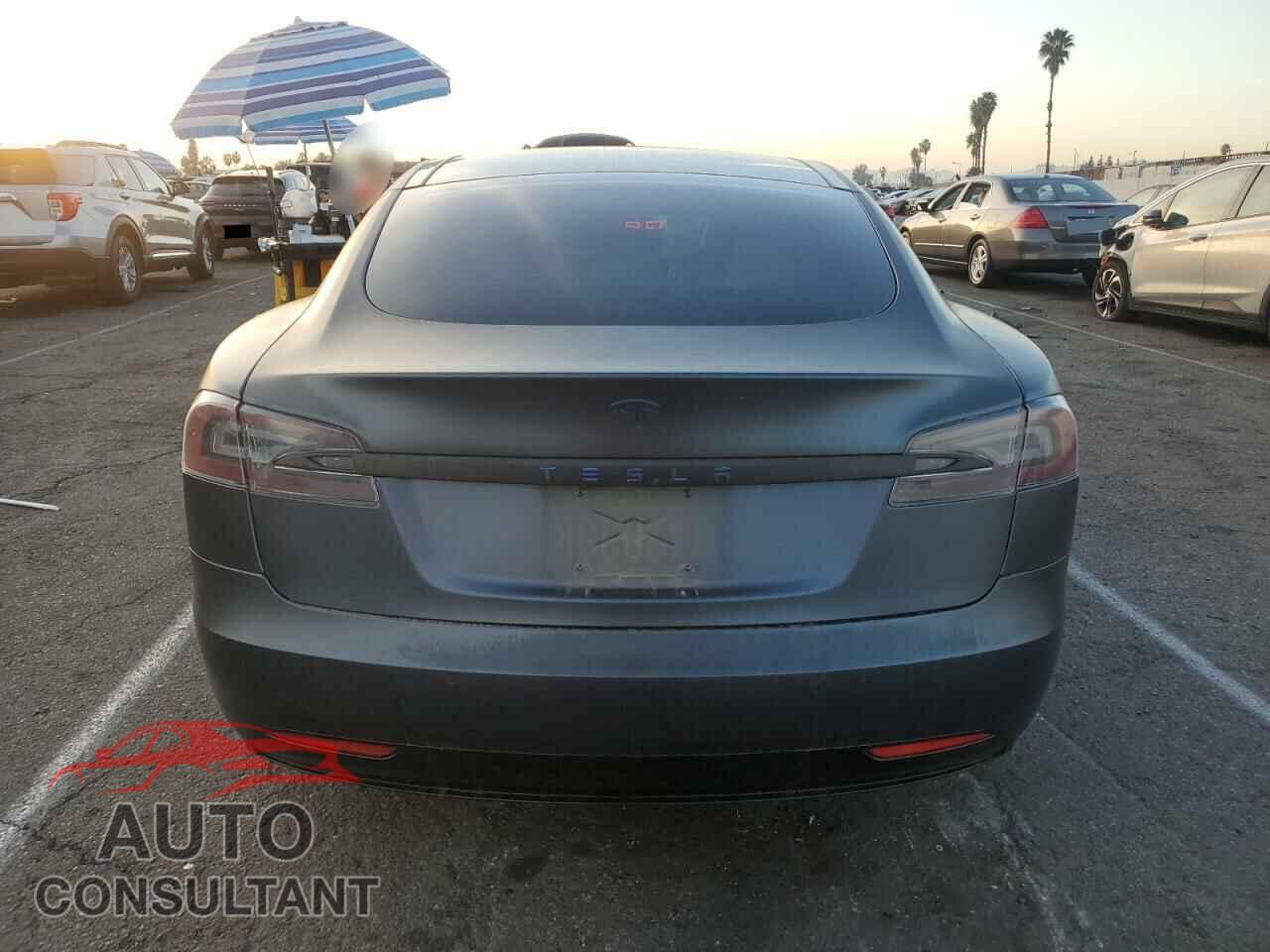 TESLA MODEL S 2018 - 5YJSA1E27JF282937