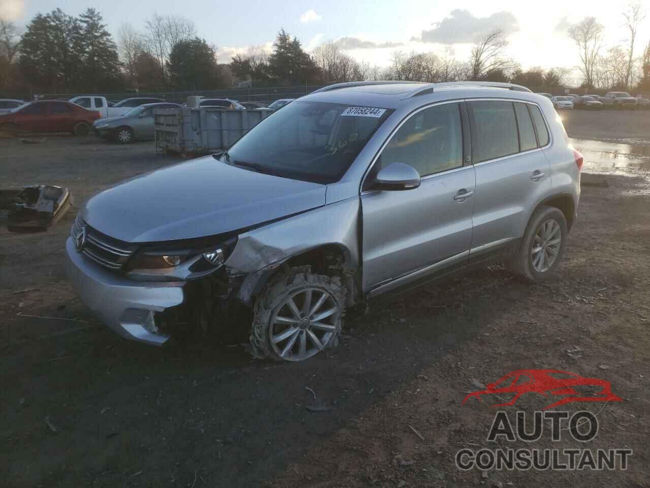 VOLKSWAGEN TIGUAN 2017 - WVGSV7AX9HK022380