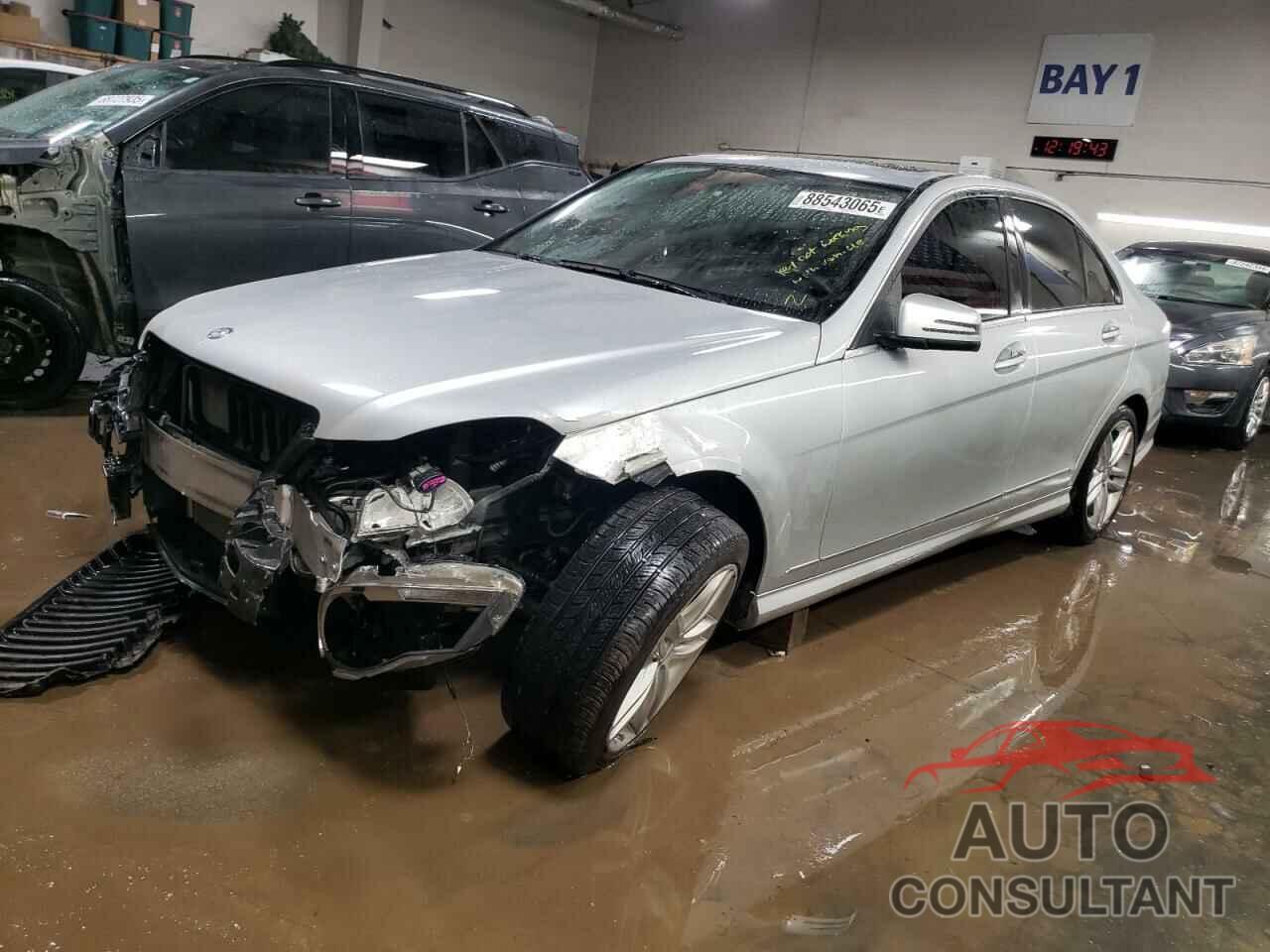 MERCEDES-BENZ C-CLASS 2012 - WDDGF8BB7CR227380