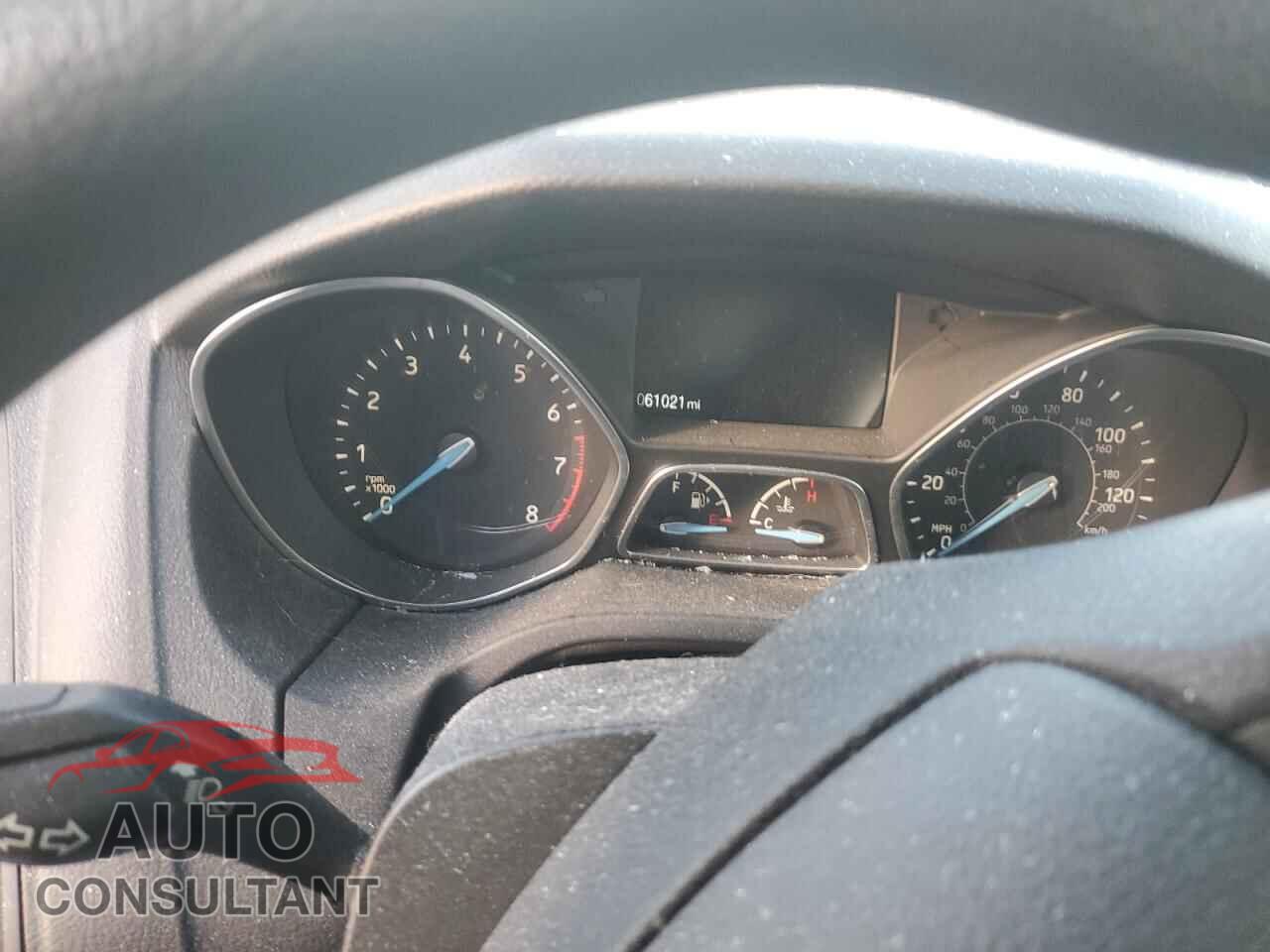 FORD FOCUS 2017 - 1FADP3F22HL229383