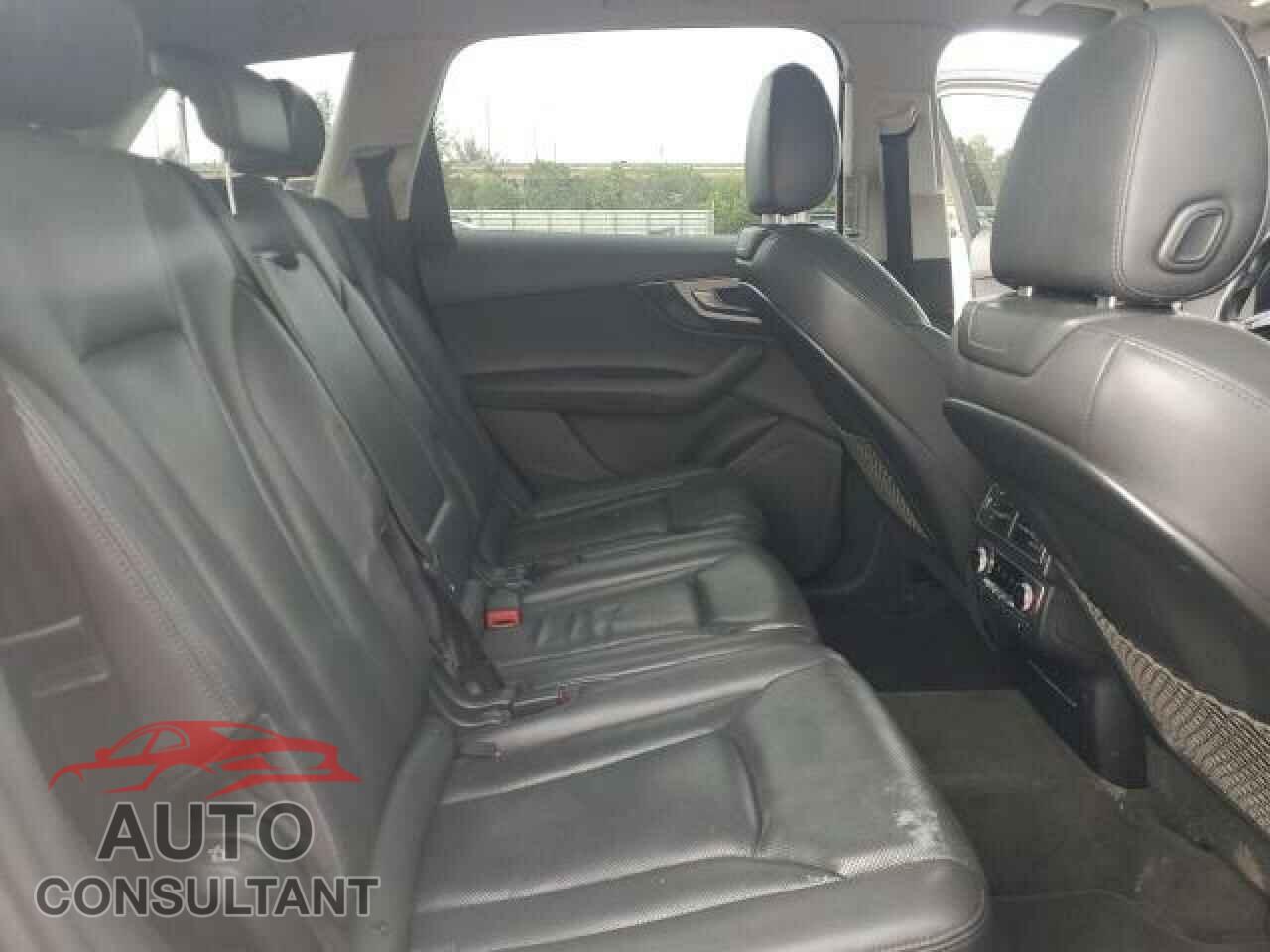 AUDI Q7 2017 - WA1LAAF79HD014921