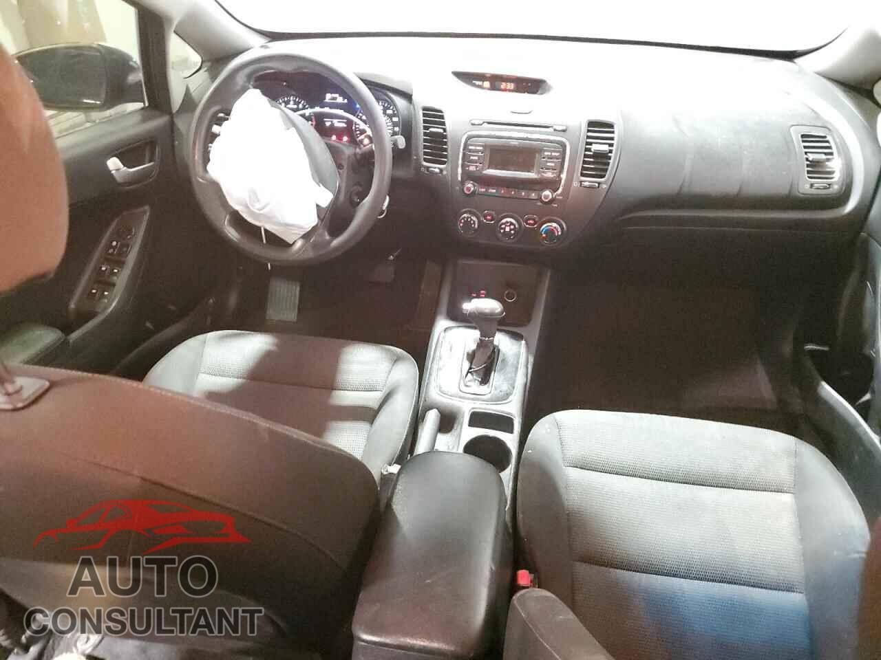 KIA FORTE 2017 - 3KPFK4A76HE014527