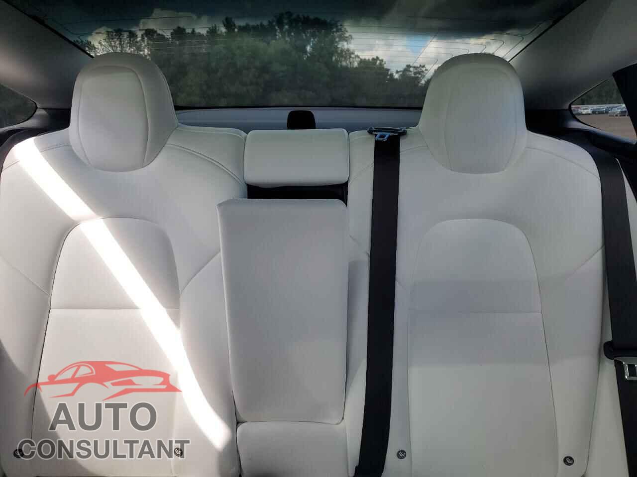 TESLA MODEL 3 2018 - 5YJ3E1EBXJF074043