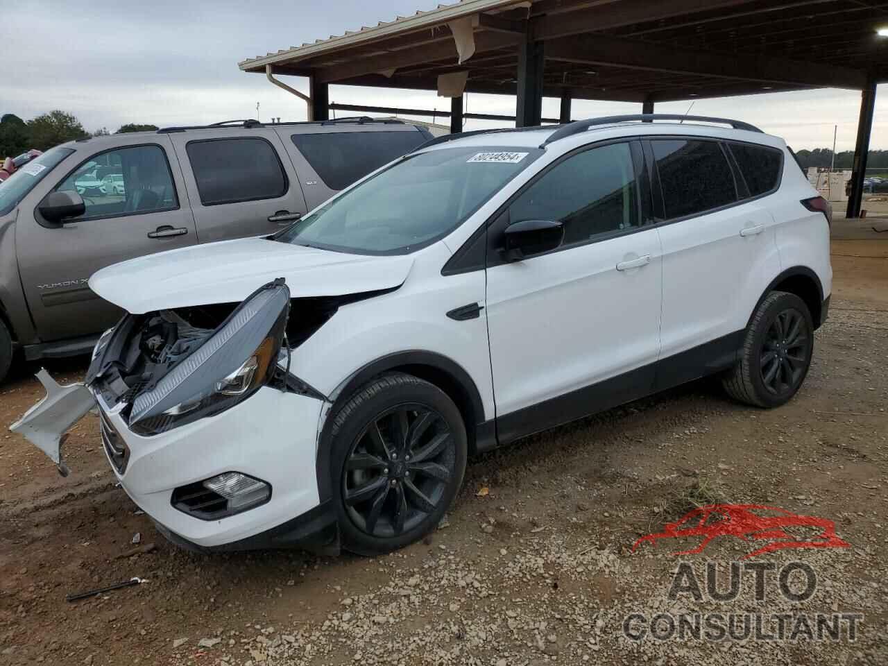 FORD ESCAPE 2018 - 1FMCU0GD3JUD18792