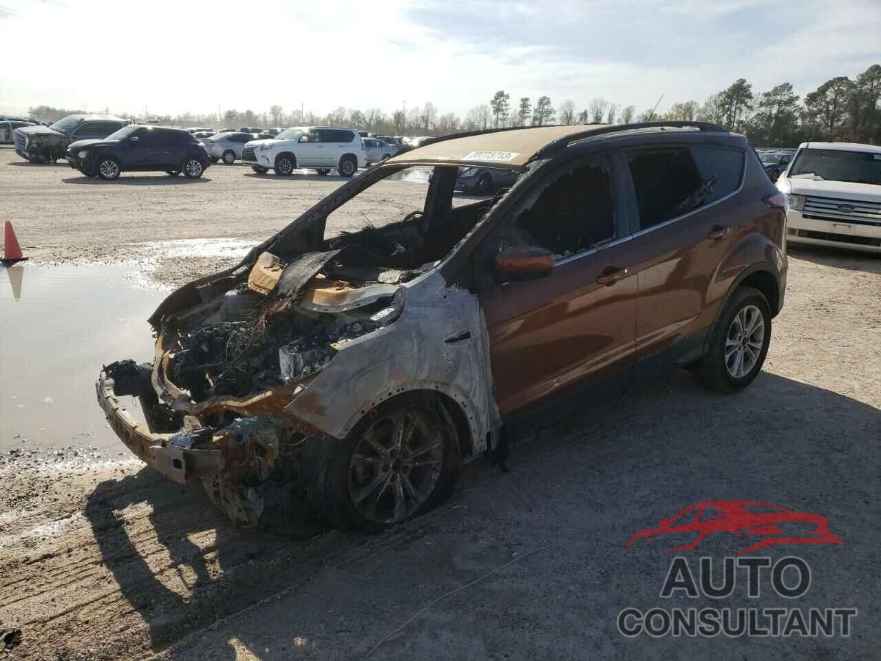 FORD ESCAPE 2017 - 1FMCU0GD3HUC28049