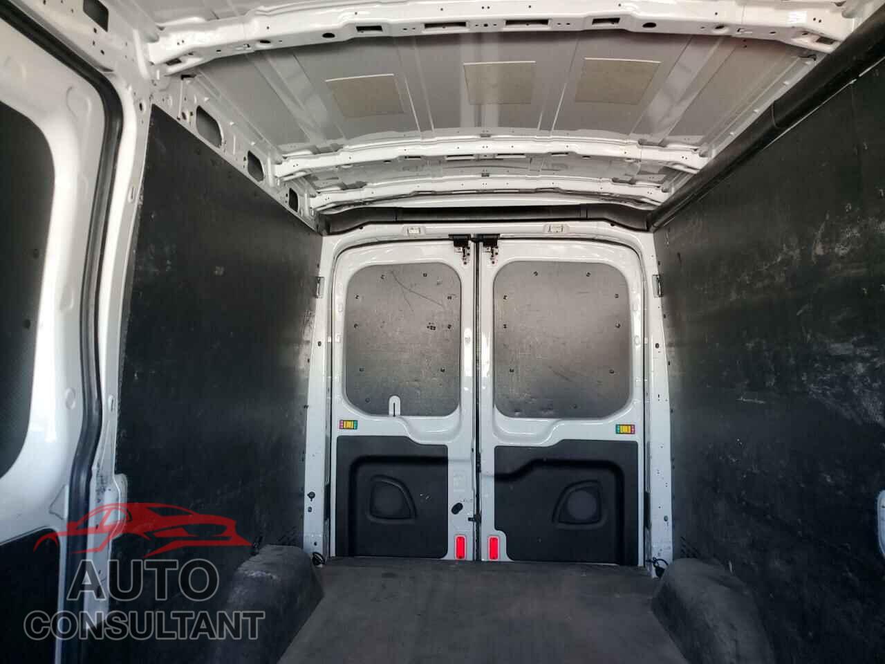 FORD TRANSIT 2017 - 1FTYR2CM9HKA04129