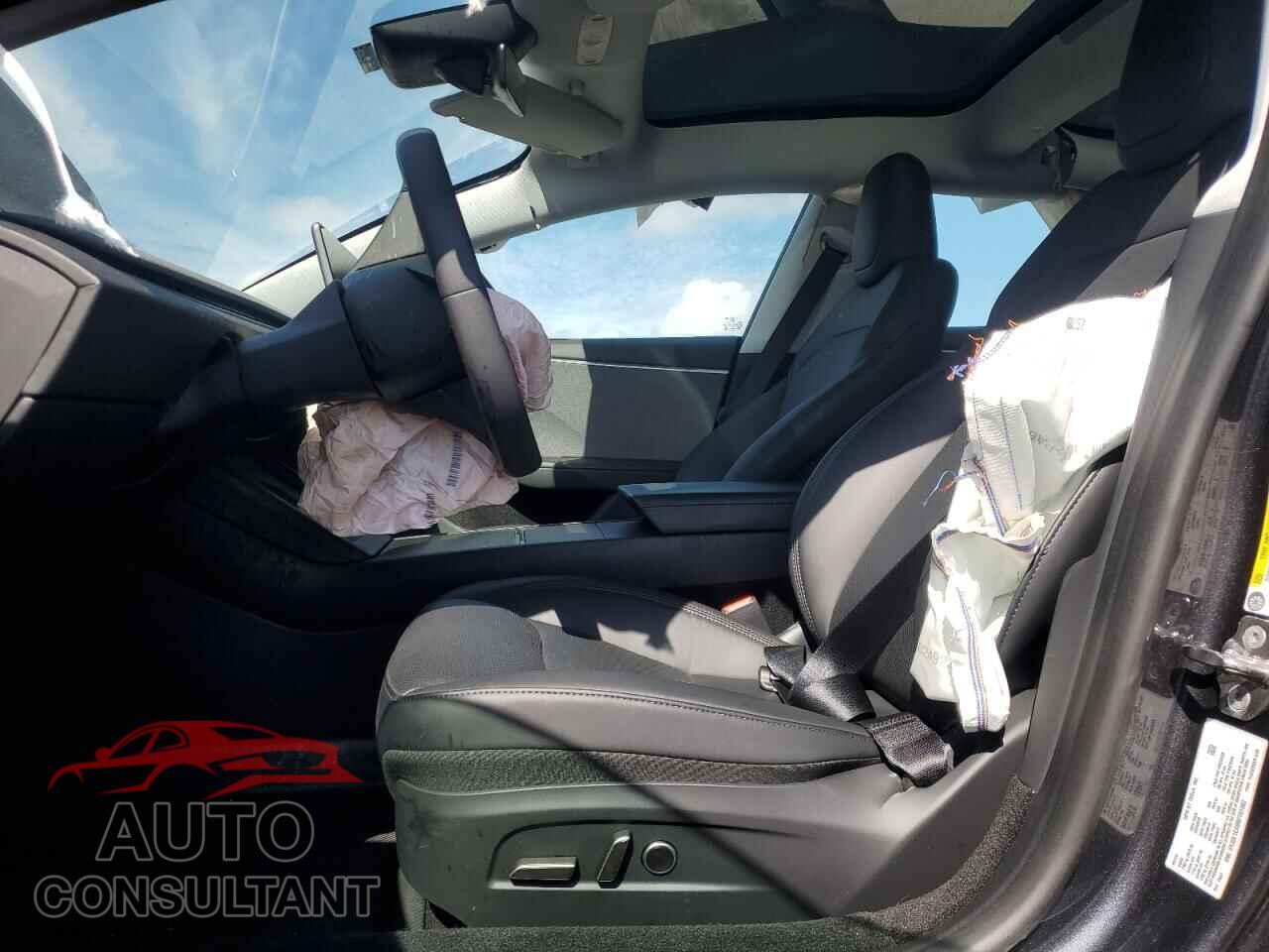 TESLA MODEL 3 2024 - 5YJ3E1EA9RF761582
