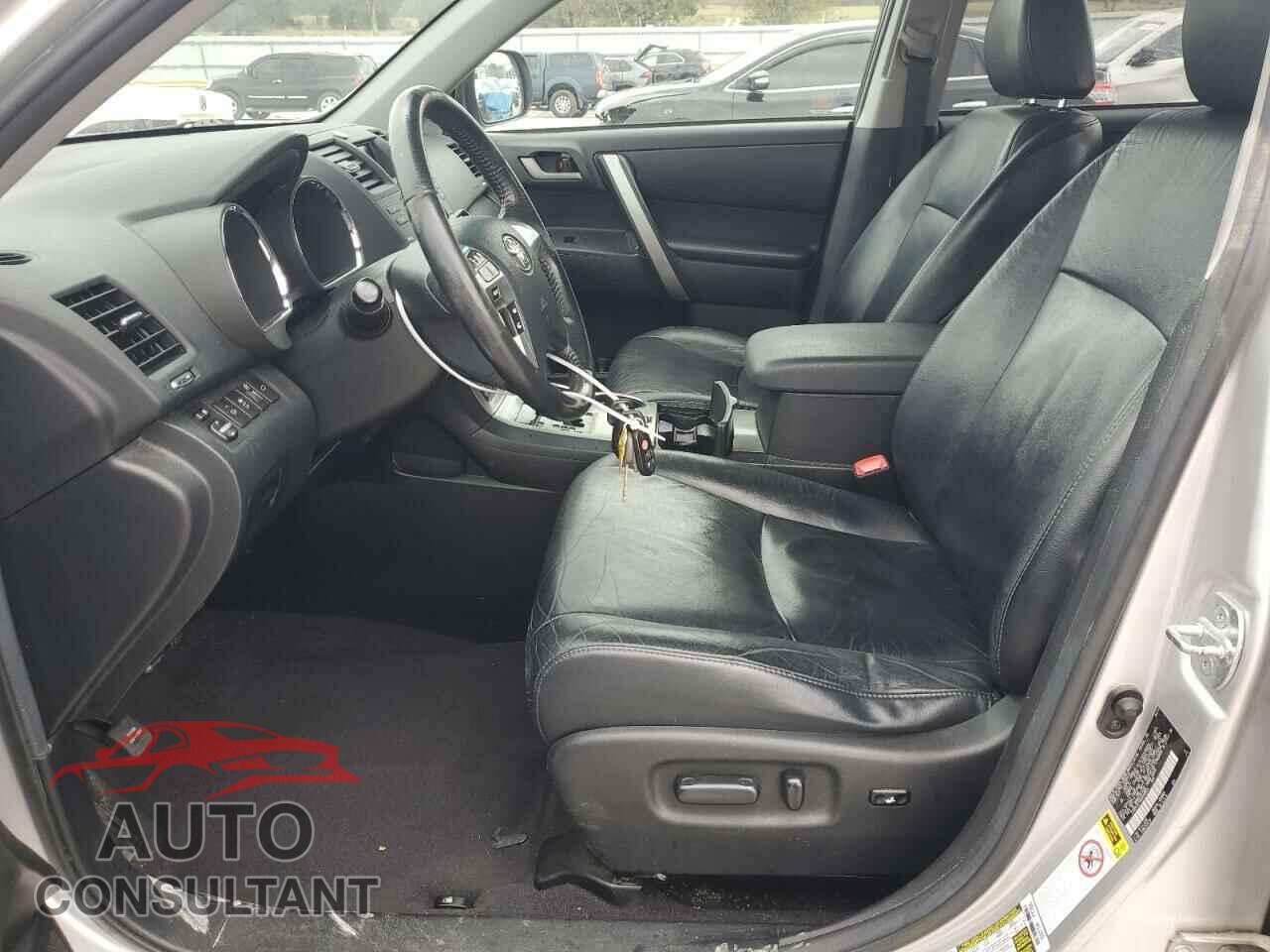 TOYOTA HIGHLANDER 2011 - 5TDBK3EH4BS080924