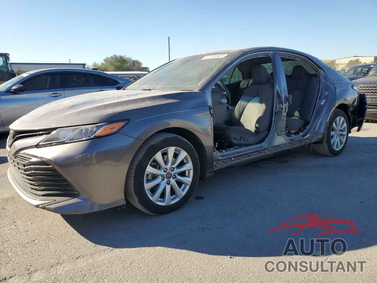 TOYOTA CAMRY 2018 - 4T1B11HK1JU508856