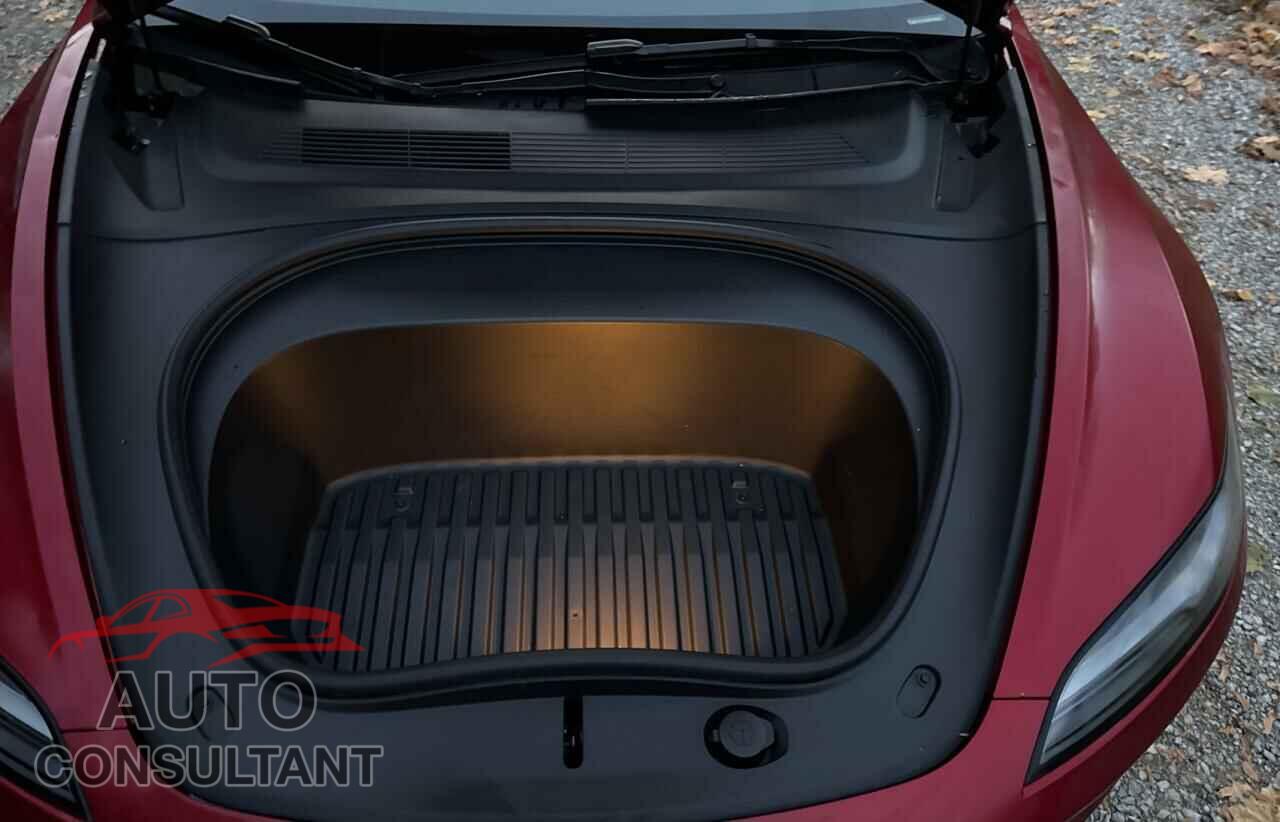 TESLA MODEL 3 2024 - LRW3E7EB9RC105985