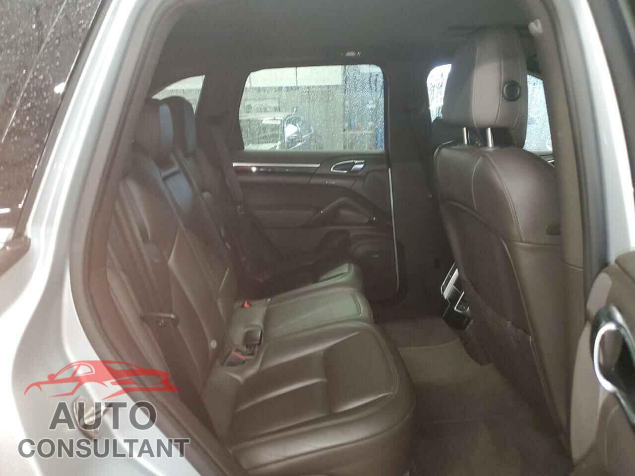 PORSCHE CAYENNE 2016 - WP1AA2A28GLA02521