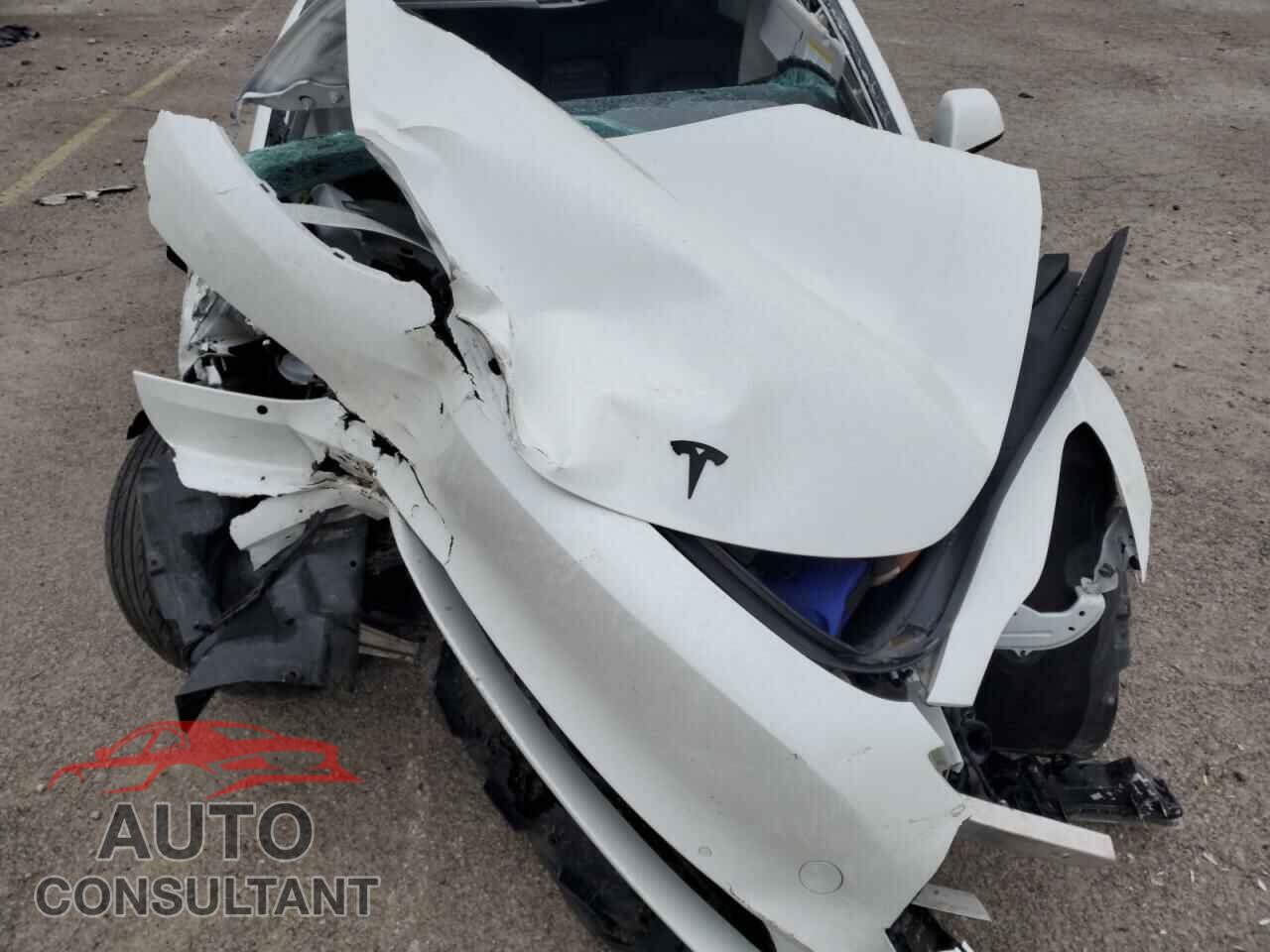 TESLA MODEL 3 2022 - 5YJ3E1EA8NF106940