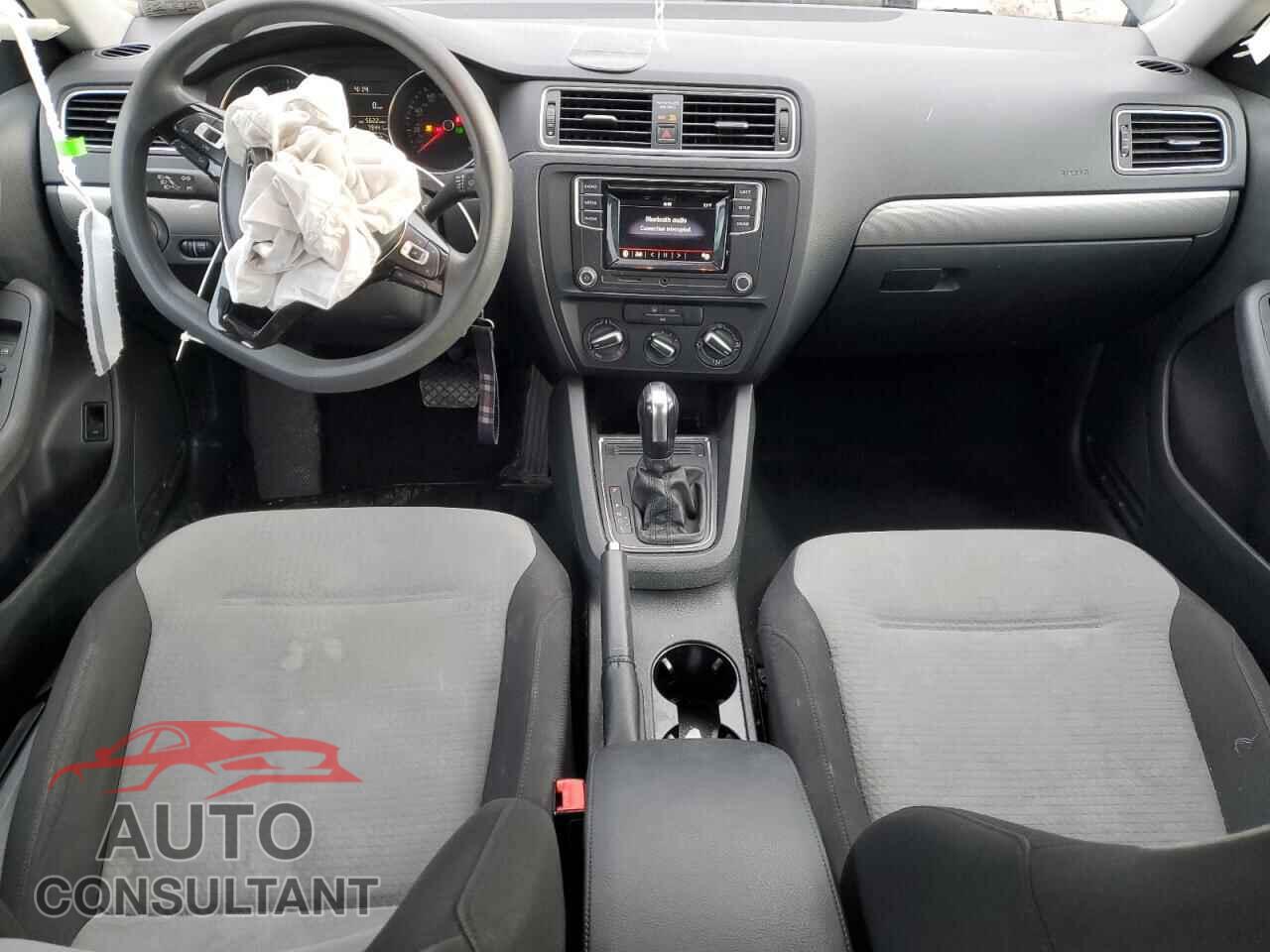 VOLKSWAGEN JETTA 2017 - 3VW2B7AJ2HM378037