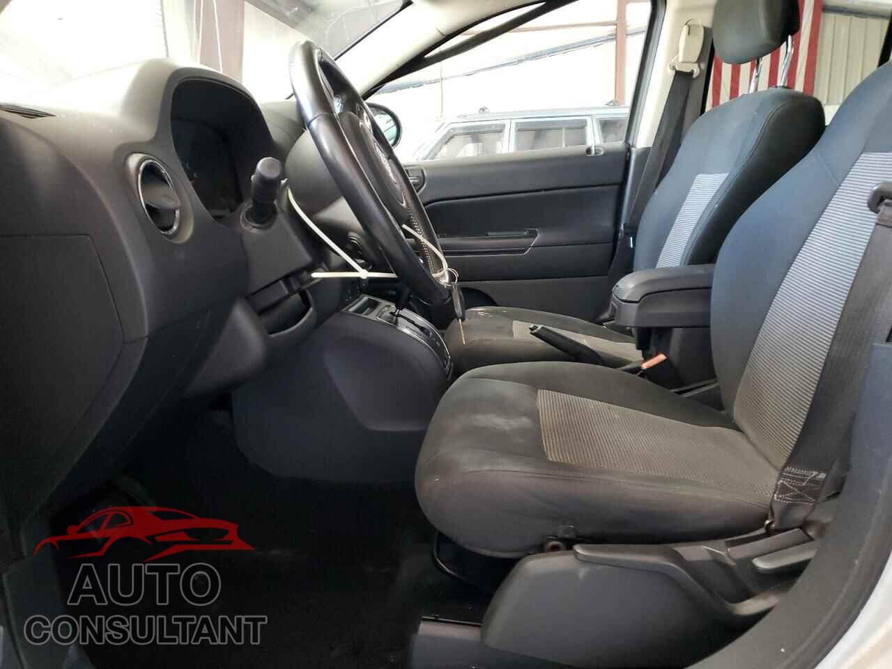 JEEP COMPASS 2011 - 1J4NF1FB8BD281635