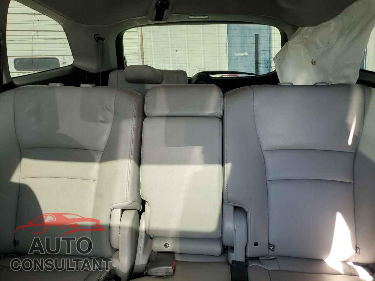HONDA PILOT 2017 - 5FNYF5H55HB030817
