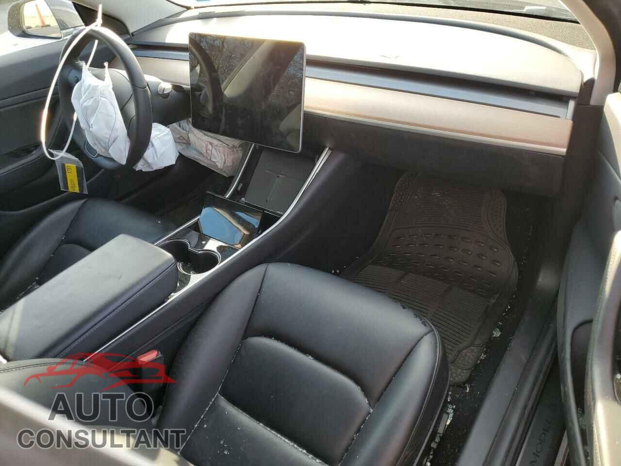 TESLA MODEL 3 2019 - 5YJ3E1EBXKF441301
