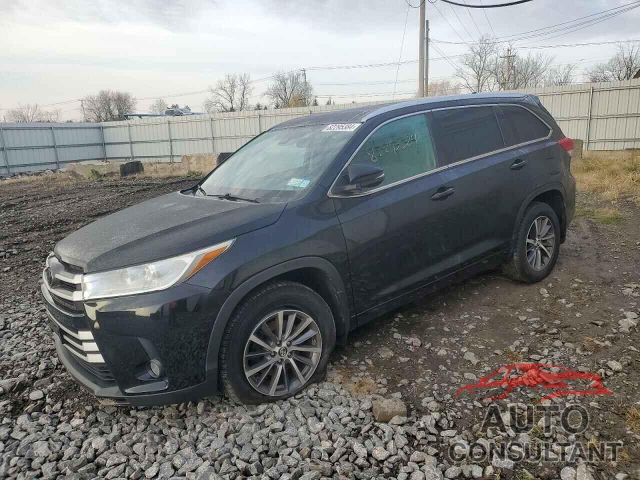 TOYOTA HIGHLANDER 2018 - 5TDJZRFH5JS557612