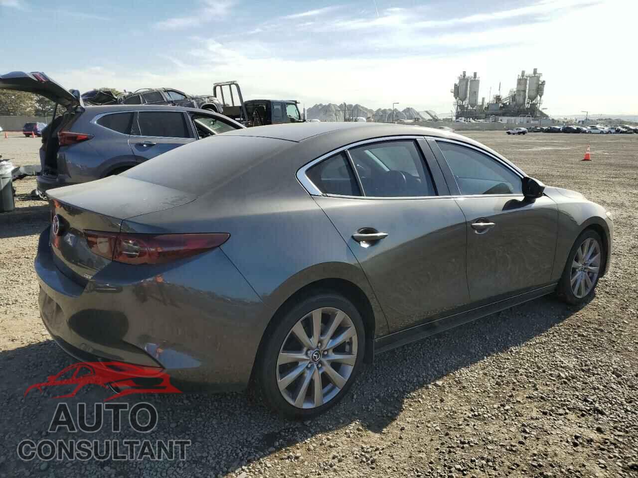 MAZDA 3 2019 - JM1BPACL8K1111585
