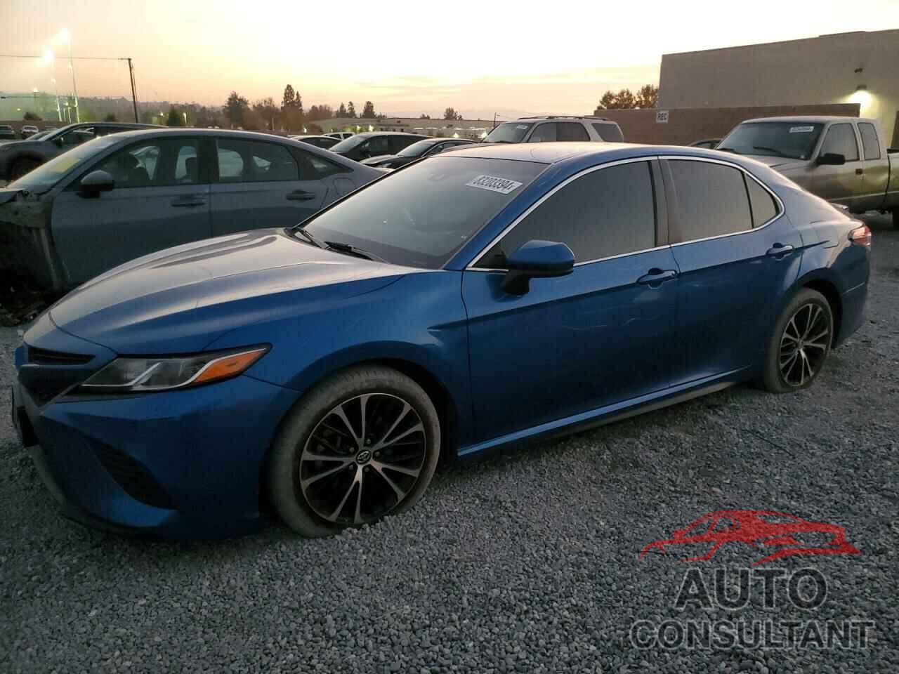 TOYOTA CAMRY 2018 - 4T1B11HK8JU078131