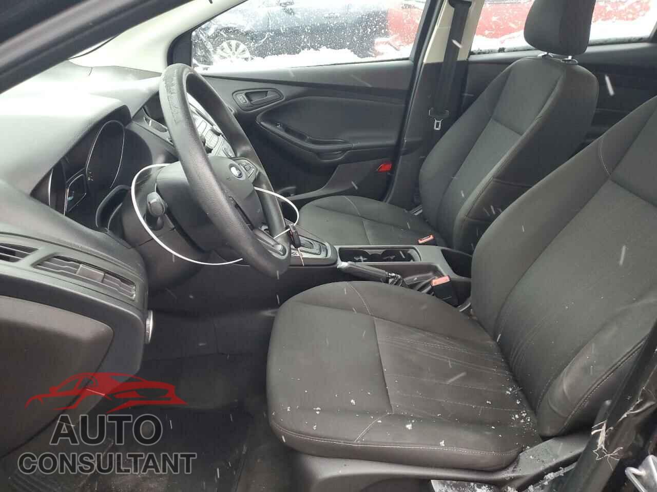 FORD FOCUS 2015 - 1FADP3E26FL365644