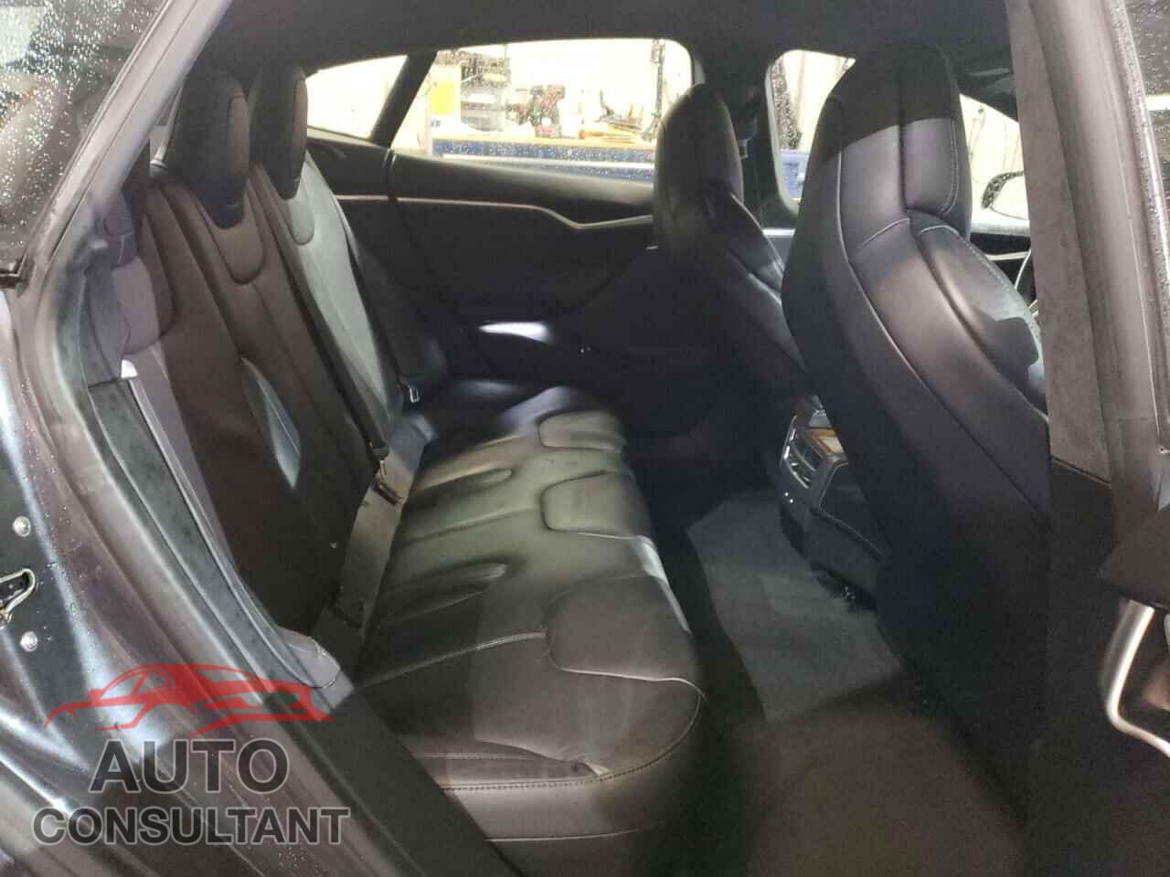 TESLA MODEL S 2017 - 5YJSA1E25HF205252