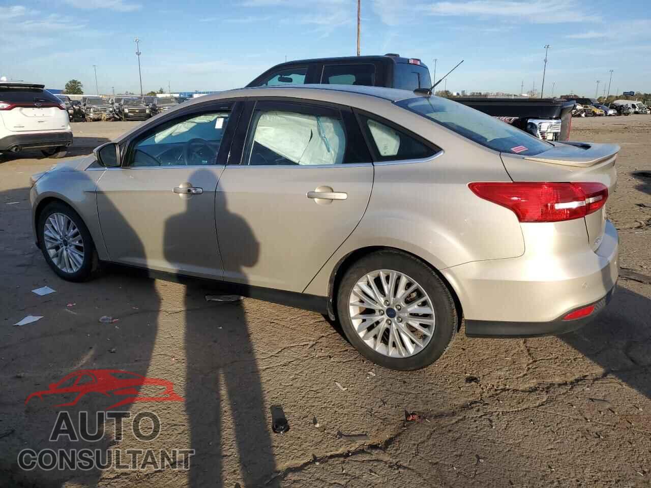FORD FOCUS 2017 - 1FADP3J24HL260352