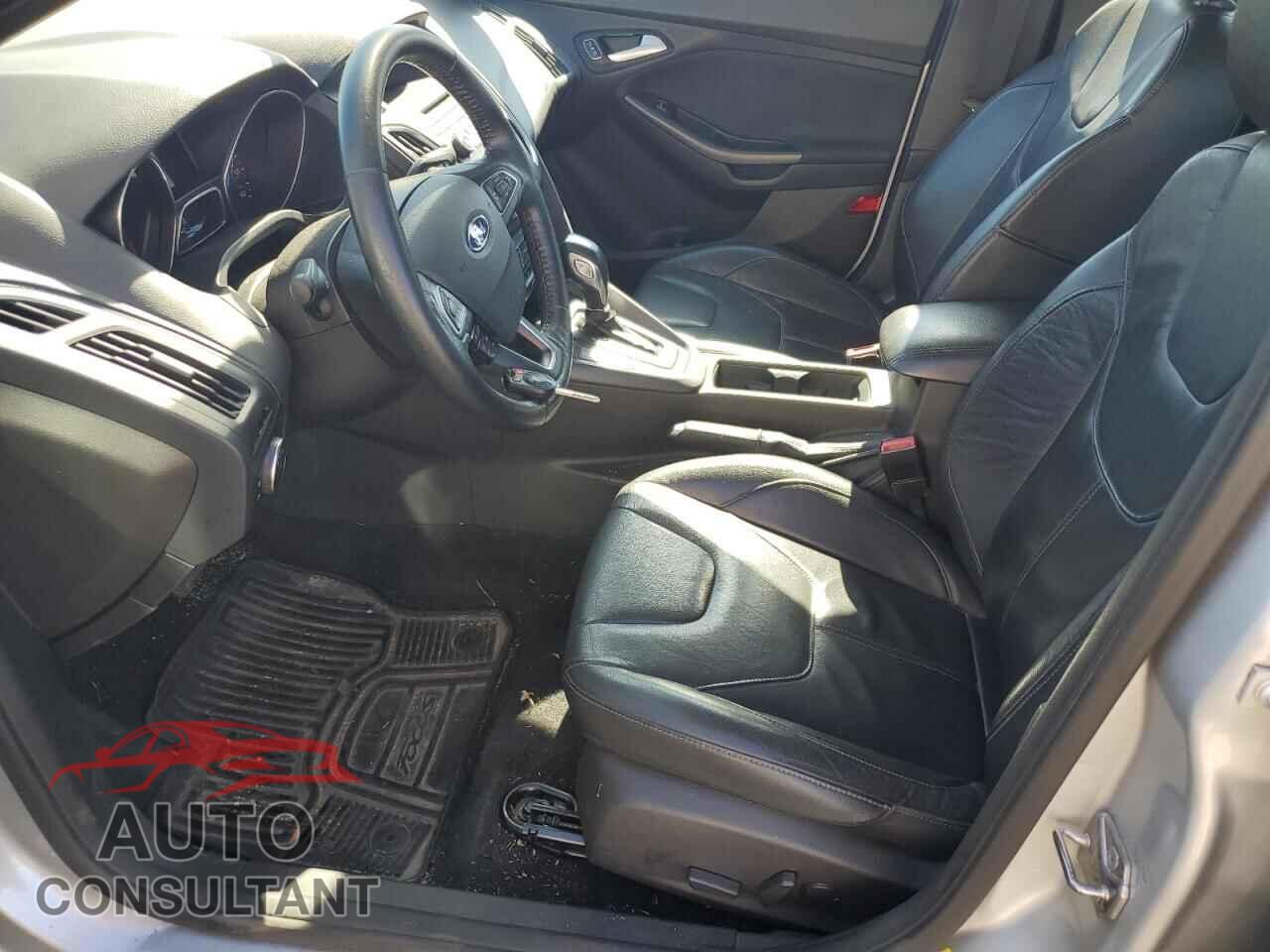 FORD FOCUS 2015 - 1FADP3F26FL347238