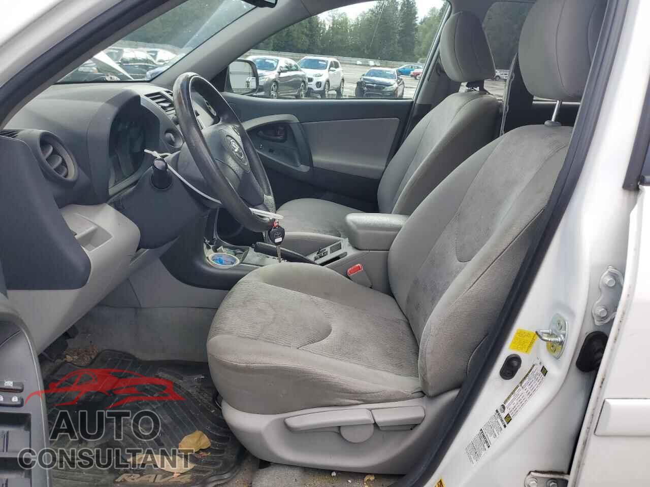 TOYOTA RAV4 2011 - 2T3BF4DV3BW130499