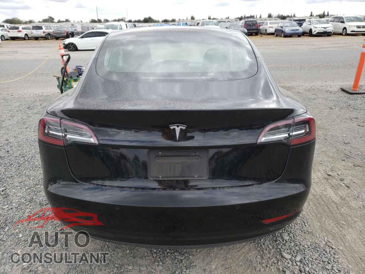 TESLA MODEL 3 2019 - 5YJ3E1EA5KF304399