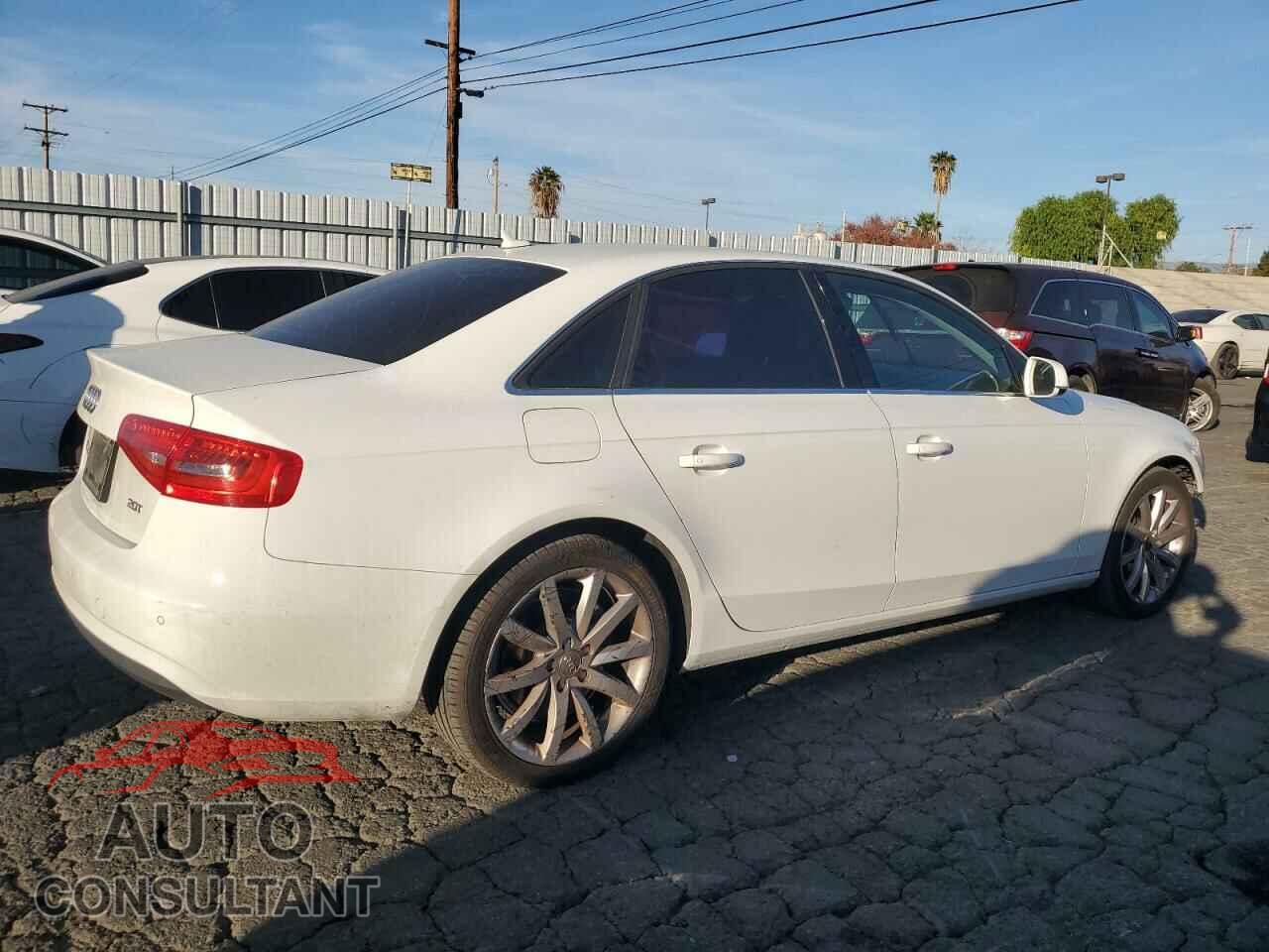 AUDI A4 2013 - WAUEFAFLXDN044184