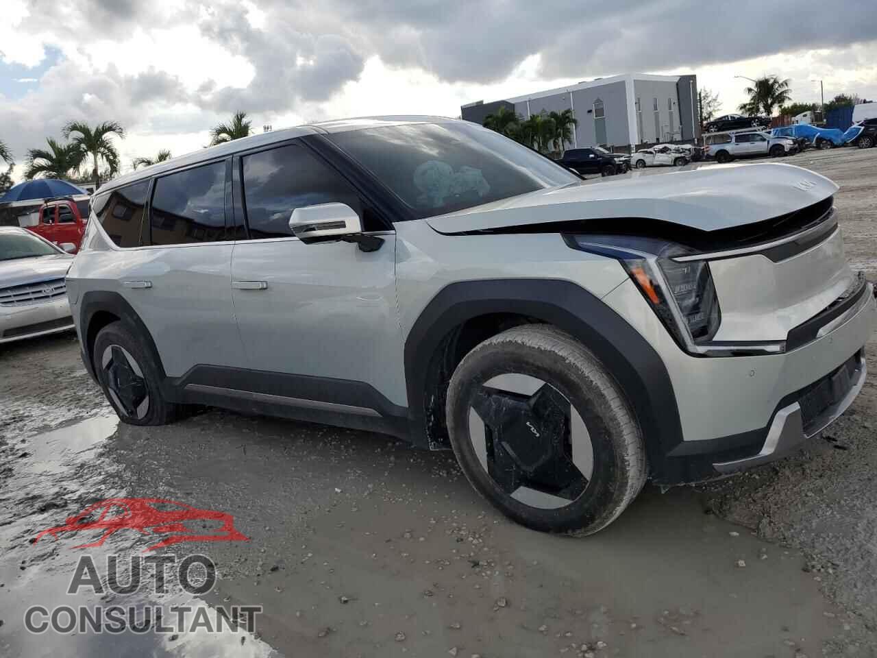 KIA EV9 LIGHT 2024 - KNDAA5S29R6020898